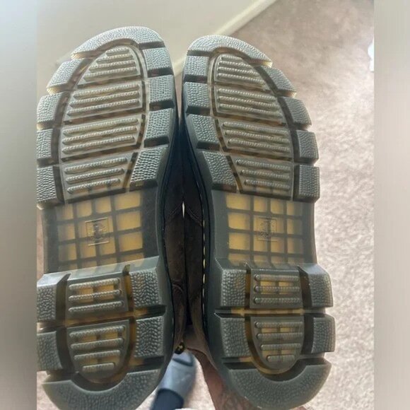 Dr Martens Embury Leather Chelsea Boots - Picture 2 of 5